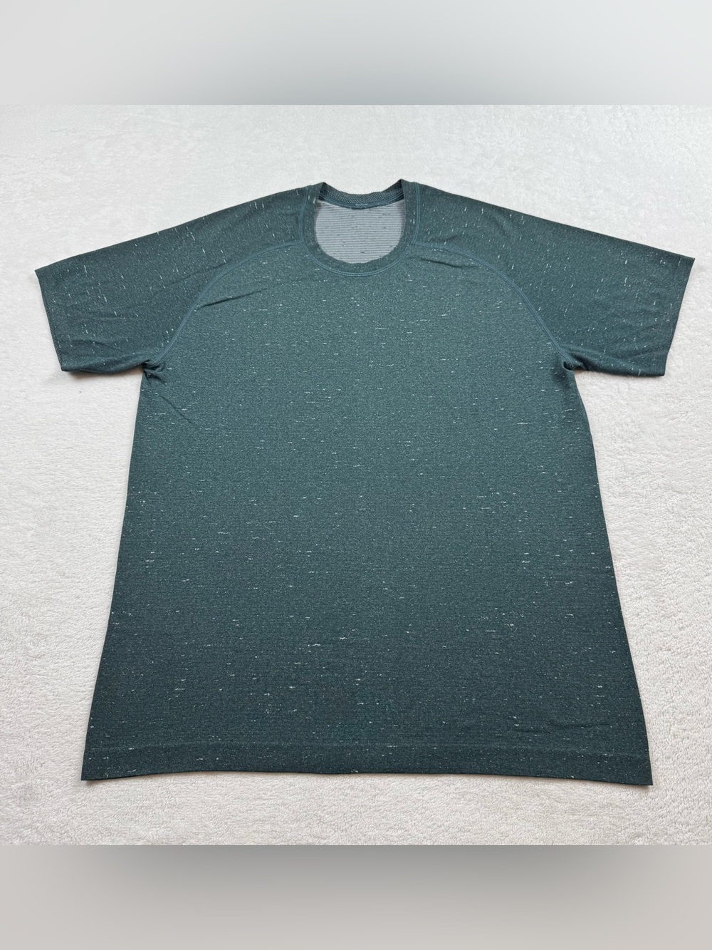 Lululemon metal vent tech SS 2.0 t-shirt men’s size L Olive green speckled perf,